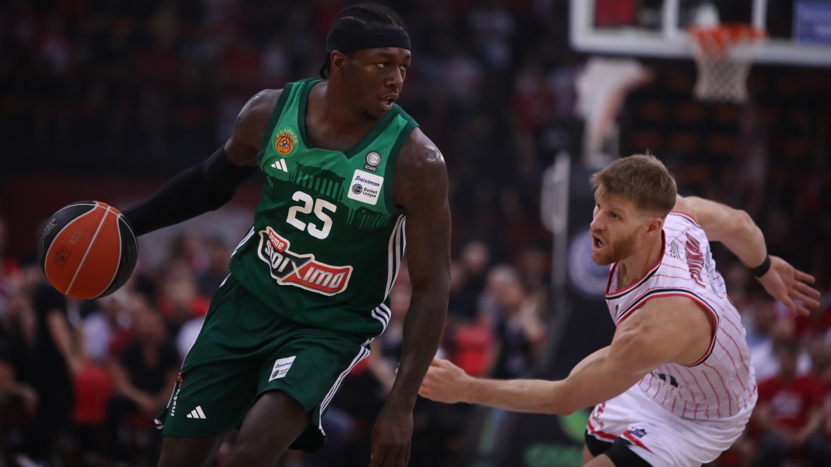 Οι διαιτητές του τέταρτου τελικού