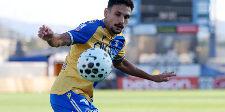 Εμμανουηλίδης: «Το πρωτάθλημα έχει γίνει ανταγωνιστικό εξαιτίας των μικρομεσαίων ομάδων» (vid)