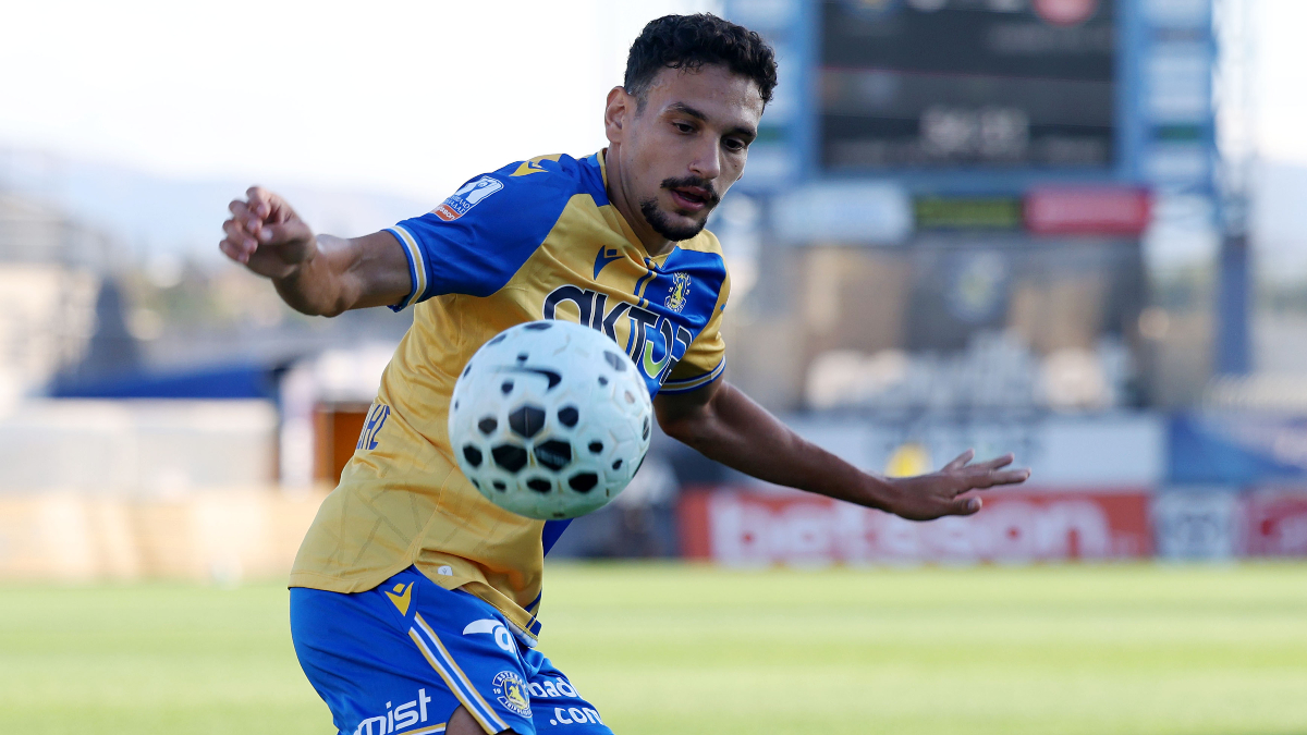 Εμμανουηλίδης: «Το πρωτάθλημα έχει γίνει ανταγωνιστικό εξαιτίας των μικρομεσαίων ομάδων» (vid)