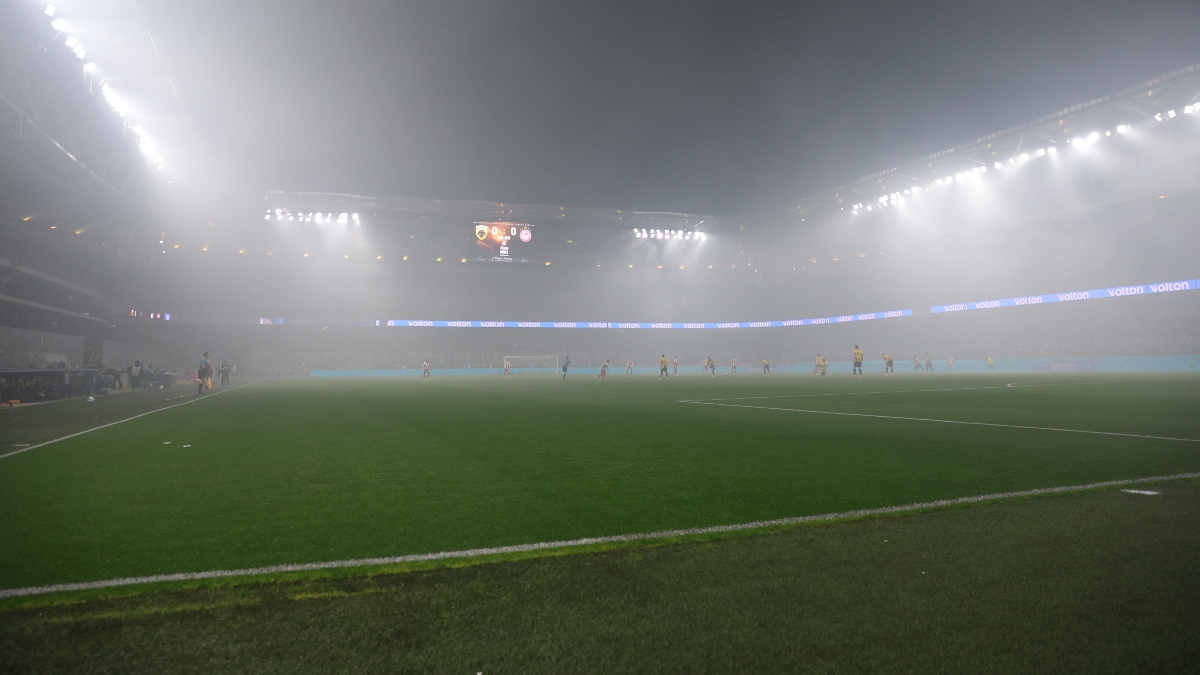 Η ΔΕΑΒ ενημέρωσε ότι ταυτοποιήθηκαν οι φίλαθλοι που έριξαν την ομπρέλα στον αγωνιστικό χώρο