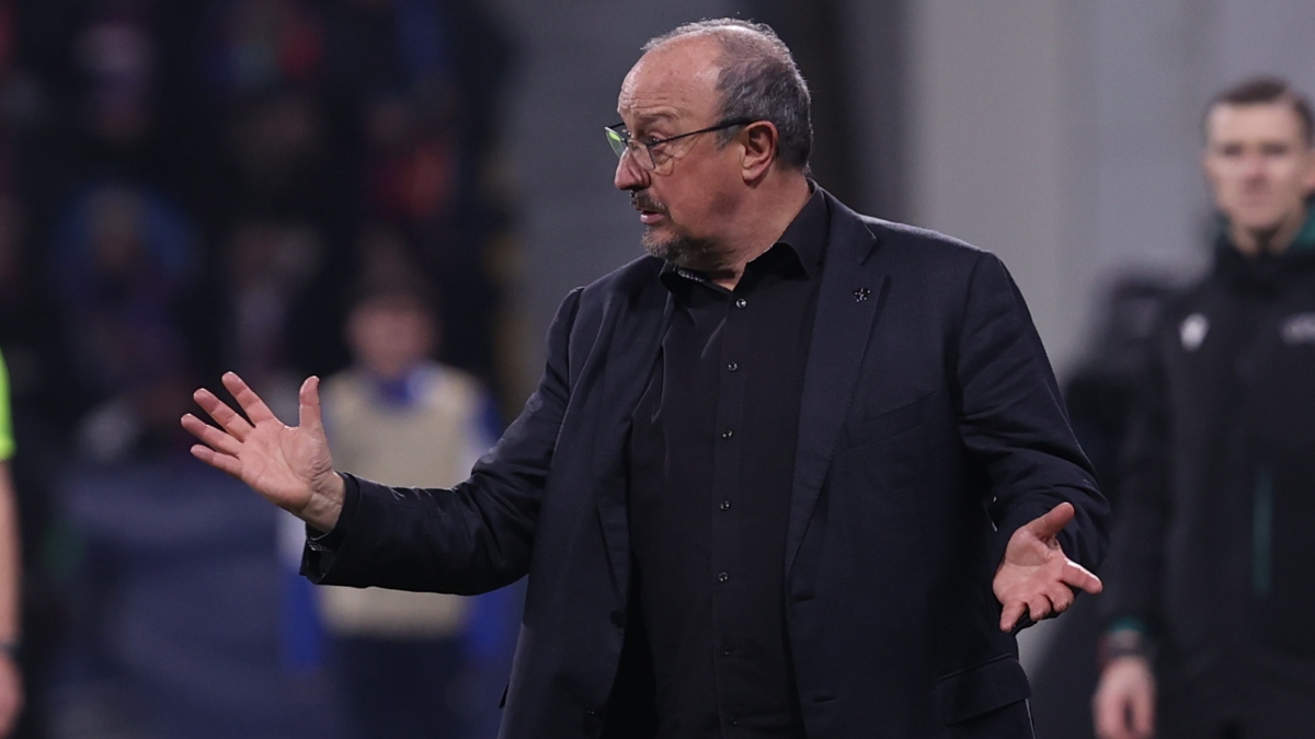 Μπενίτεθ: «Περιμένουμε σκληρό και συμπαγή αντίπαλο»