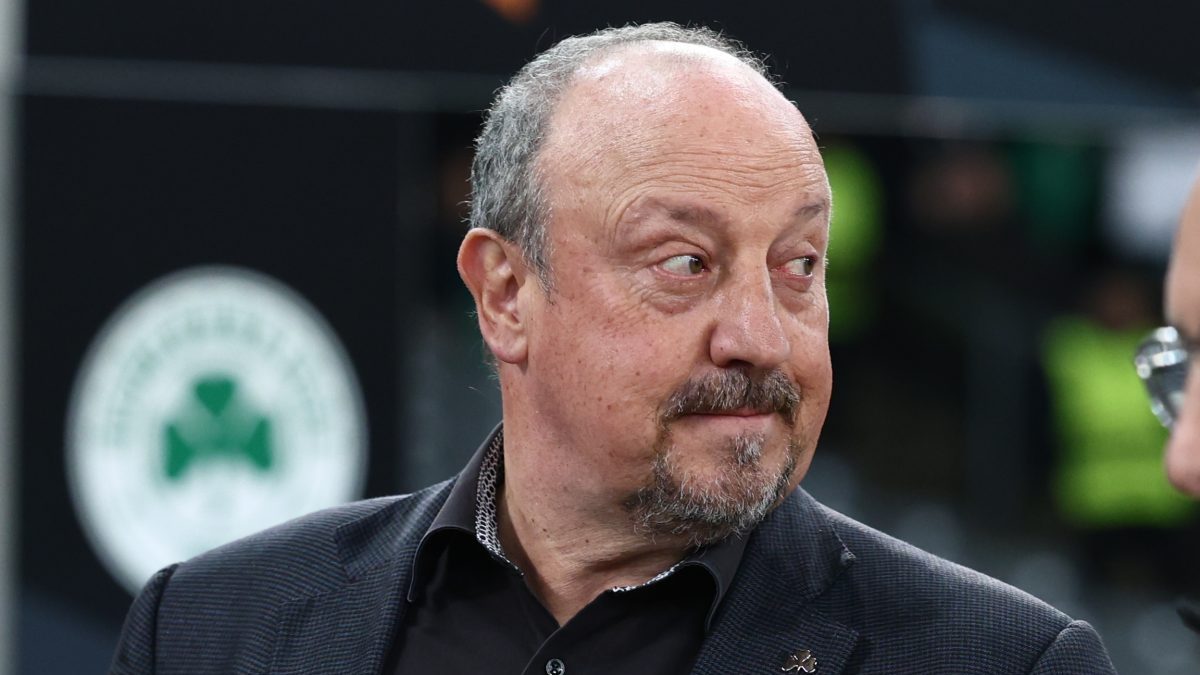 Μπενίτεθ: «Είμαστε πάρα πολύ ικανοποιημένοι και χαρούμενοι που πετύχαμε τη νίκη με σκληρή δουλειά»