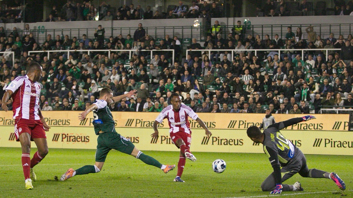 Ο Παναθηναϊκός που δεν βελτιώνεται στο χορτάρι και η ευκαιρία του Ολυμπιακού